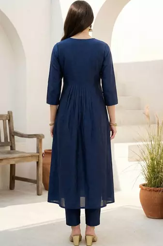 Women Regular Sequinned Liva Kurta with Trousers