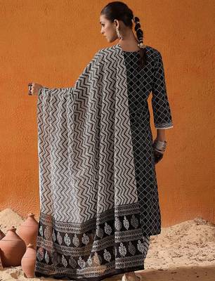 Black Geometric Printed V-Neck Pure Cotton Straight Kurta with Salwar & Dupatta 3