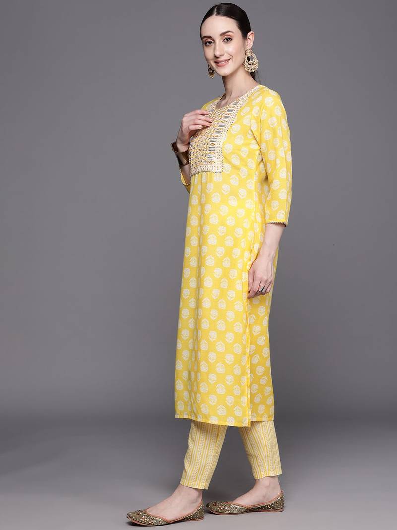 Floral Printed Regular Sequinned Pure Cotton Kurta With Trousers & Dupatta