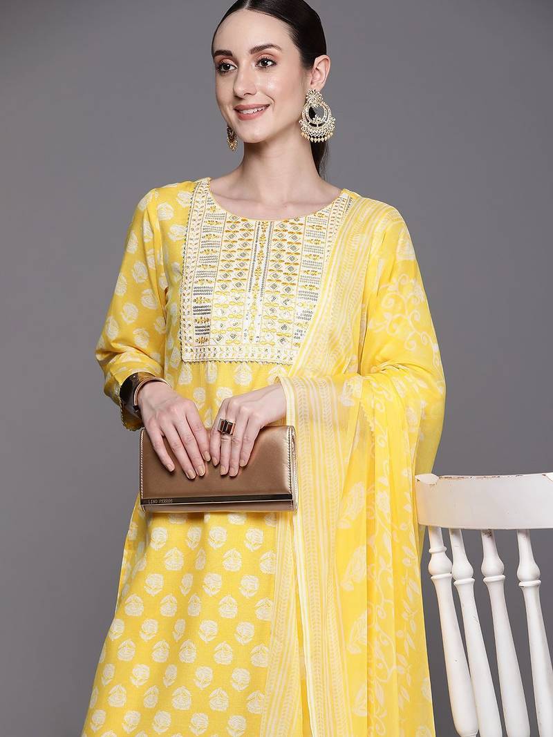Floral Printed Regular Sequinned Pure Cotton Kurta With Trousers & Dupatta