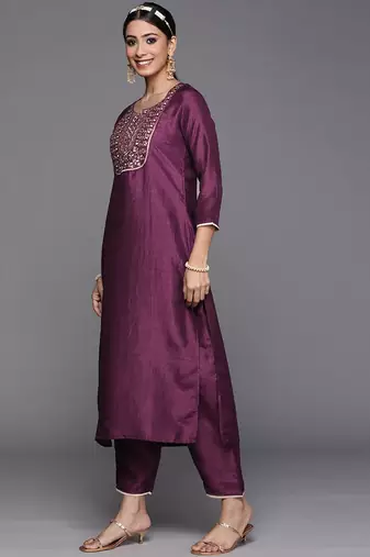Women Purple Yoke Design Kurta with Trousers & Dupatta