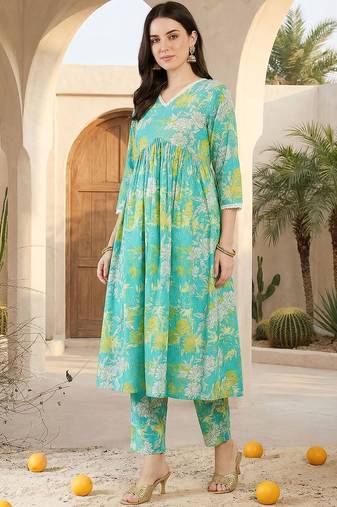Women Floral Printed Regular Pure Cotton Kurta with Trousers