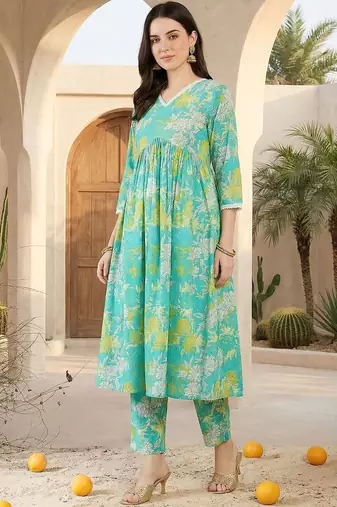 Women Floral Printed Regular Pure Cotton Kurta with Trousers