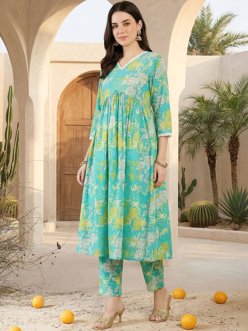 Women Floral Printed Regular Pure Cotton Kurta with Trousers