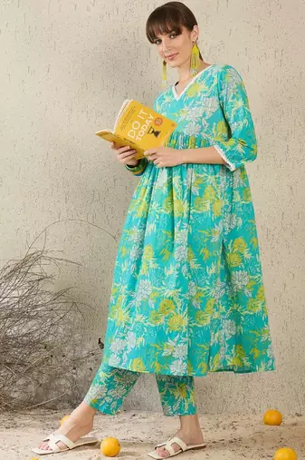 Women Floral Printed Regular Pure Cotton Kurta with Trousers