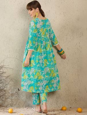 Women Floral Printed Regular Pure Cotton Kurta with Trousers 4