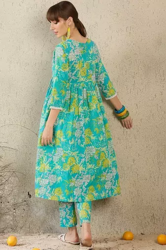 Women Floral Printed Regular Pure Cotton Kurta with Trousers