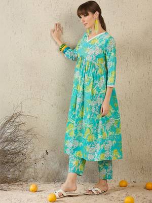 Women Floral Printed Regular Pure Cotton Kurta with Trousers 5