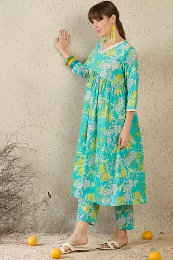 Women Floral Printed Regular Pure Cotton Kurta with Trousers