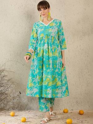 Women Floral Printed Regular Pure Cotton Kurta with Trousers 6