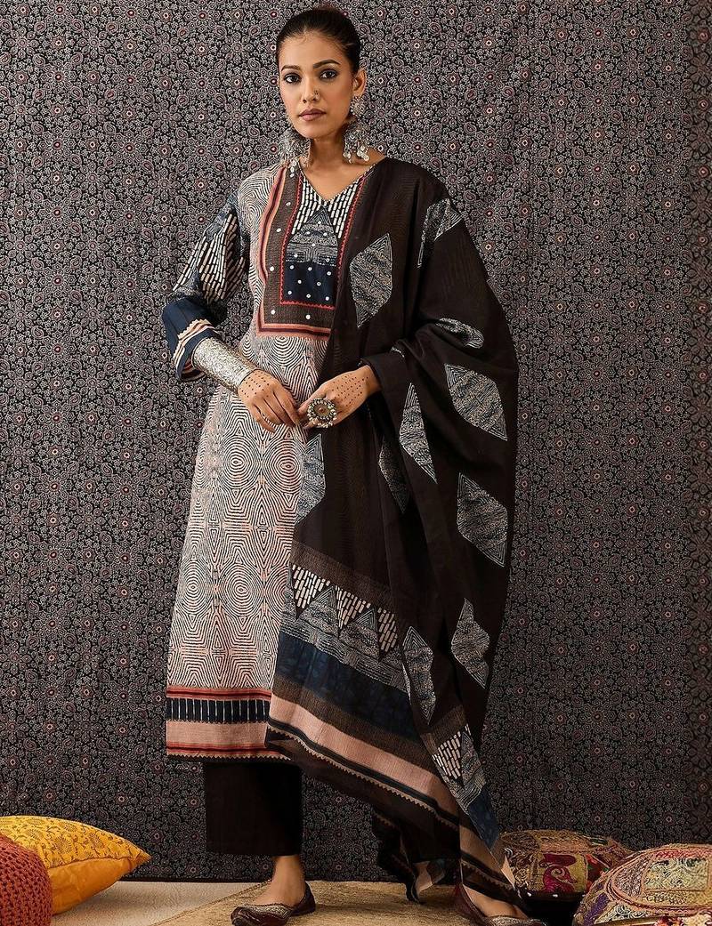 Women Printed Regular Beads and Stones Pure Cotton Kurta with Trousers & With Dupatta