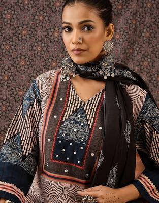 Women Printed Regular Beads and Stones Pure Cotton Kurta with Trousers & With Dupatta 2
