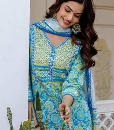 Women Floral Printed Regular Pure Cotton Kurta with Trousers & With Dupatta