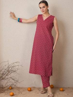 Women Ethnic Motifs Printed Regular Pure Cotton Kurta with Trousers 1