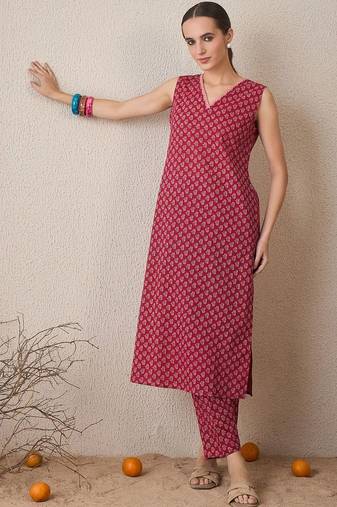 Women Ethnic Motifs Printed Regular Pure Cotton Kurta with Trousers