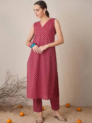 Women Ethnic Motifs Printed Regular Pure Cotton Kurta with Trousers 6