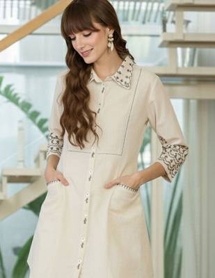 Women Ethnic Motifs Embroidered Regular Thread Work Kurta with Trousers 1