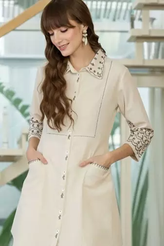 Women Ethnic Motifs Embroidered Regular Thread Work Kurta with Trousers
