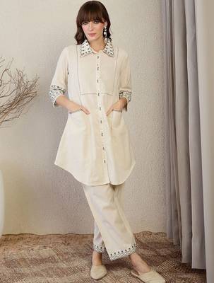 Women Ethnic Motifs Embroidered Regular Thread Work Kurta with Trousers 4