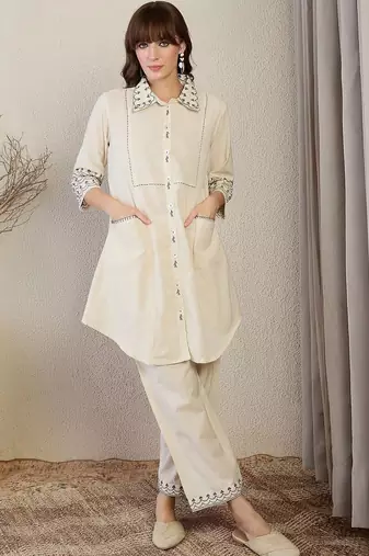 Women Ethnic Motifs Embroidered Regular Thread Work Kurta with Trousers