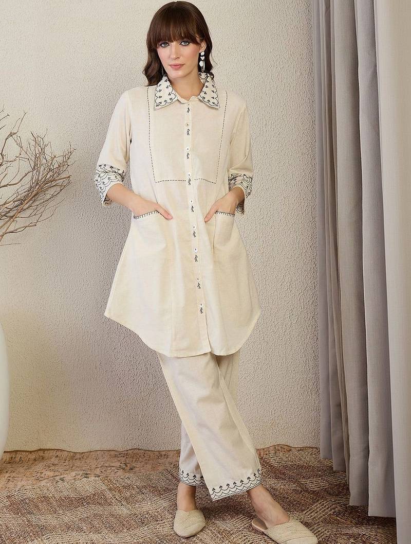 Women Ethnic Motifs Embroidered Regular Thread Work Kurta with Trousers