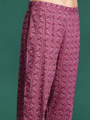 Women Paisley Printed Regular Pure Cotton Kurta with Trousers 7