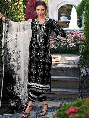 Women Floral Printed Regular Thread Work Pure Cotton Kurta with Trousers & With Dupatta 5