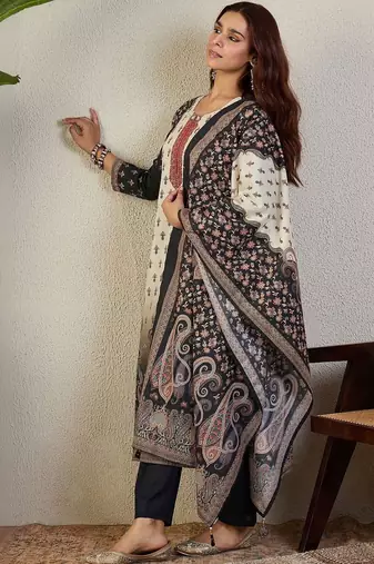 Ethnic Motifs Printed Round Neck Thread Work Pure Cotton Kurta Trousers & Dupatta