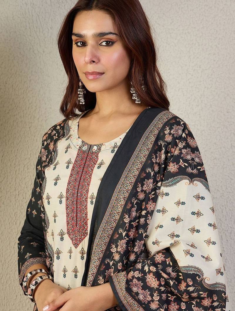 Ethnic Motifs Printed Round Neck Thread Work Pure Cotton Kurta Trousers & Dupatta