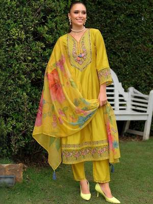 Women Floral Embroidered Kurta with Trousers & Dupatta 1