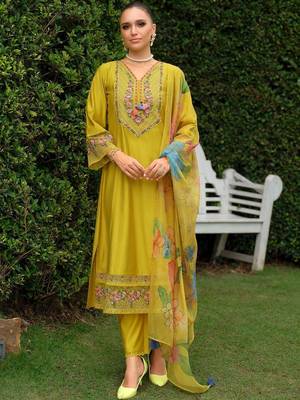 Women Floral Embroidered Kurta with Trousers & Dupatta 3