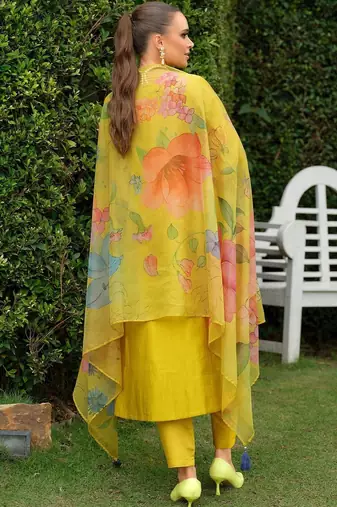 Women Floral Embroidered Kurta with Trousers & Dupatta