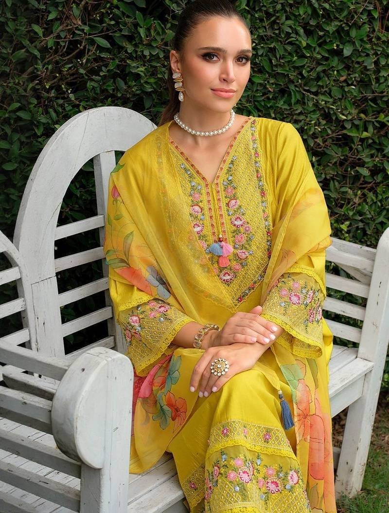 Women Floral Embroidered Kurta with Trousers & Dupatta