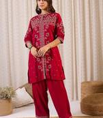 Women Geometric Embroidered Kurta with Trousers