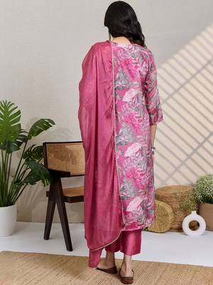 Women Floral Printed Regular Mirror Work Kurta With Trousers & Dupatta Kurta Sets 4
