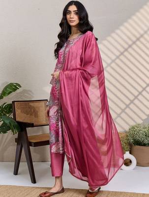 Women Floral Printed Regular Mirror Work Kurta With Trousers & Dupatta Kurta Sets 5