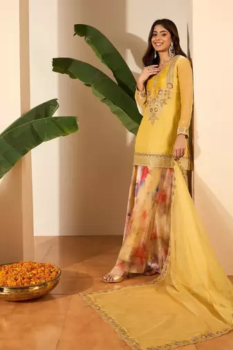 Women Crushed Oraganza Silk Embroidered Kurta Set with Dupatta