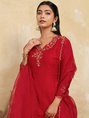 Women Ethnic Motifs Embroidered A-Line Kurta with Sharara & Dupatta 2