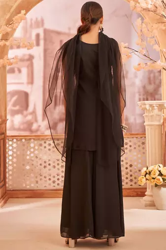 Women Floral Embroidered Regular Thread Work Kurta with Sharara & With Dupatta