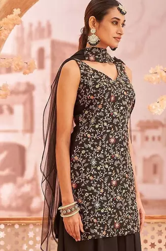 Women Floral Embroidered Regular Thread Work Kurta with Sharara & With Dupatta