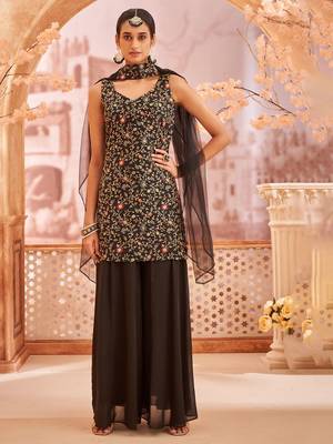 Women Floral Embroidered Regular Thread Work Kurta with Sharara & With Dupatta 7
