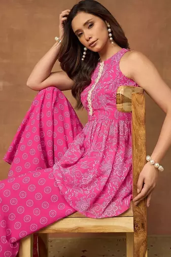 Pink colour Women Floral Print Pleated Top & Palazzos Kurta set