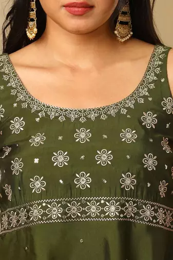 Green Embroidered Sleeveless Kurta set