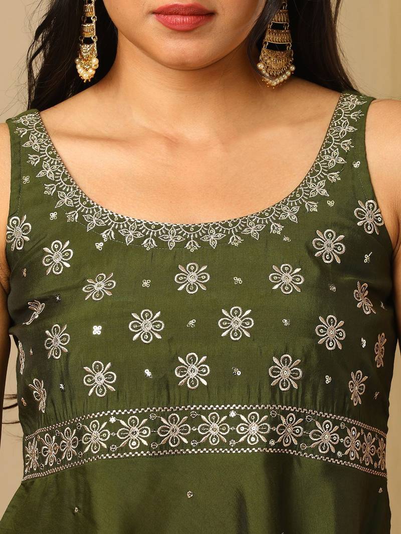 Green Embroidered Sleeveless Kurta set