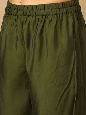Green Embroidered Sleeveless Kurta set 3