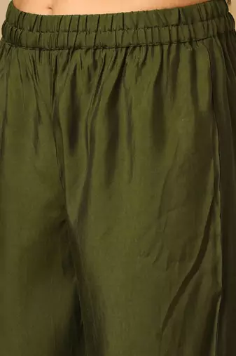 Green Embroidered Sleeveless Kurta set