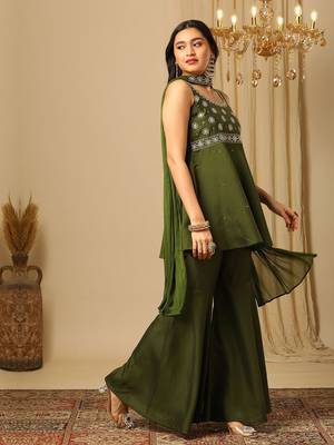 Green Embroidered Sleeveless Kurta set 5