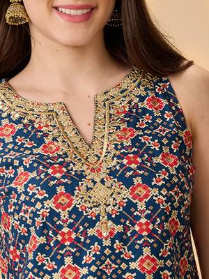 Navy Blue Printed Round Neck Kurti & Palazzos Set 2