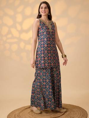 Navy Blue Printed Round Neck Kurti & Palazzos Set 3