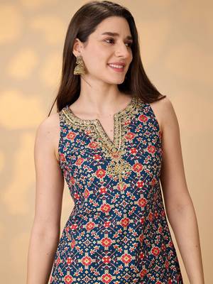 Navy Blue Printed Round Neck Kurti & Palazzos Set 5